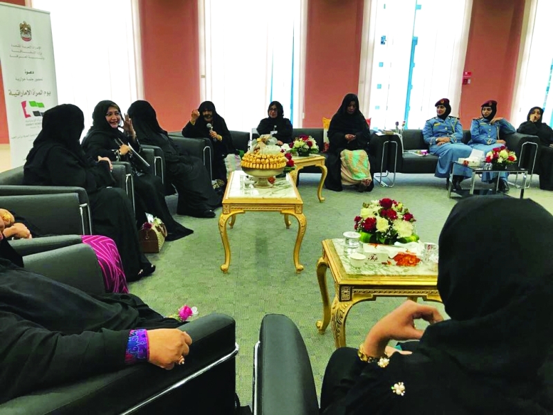 "Ⅶ خلال الجلسة الحوارية التي أقيمت بمركز وزارة الثقافة  في رأس الخيمة  |  من المصدر"