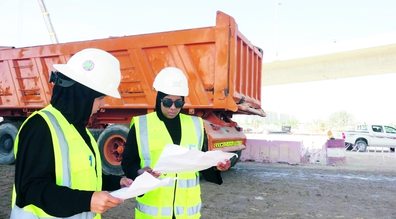 "الدولة تؤمن بدور المرآة الوطني في التنمية الشاملة كشريك استراتيجي إلى جانب الرجل | أرشيفية"
