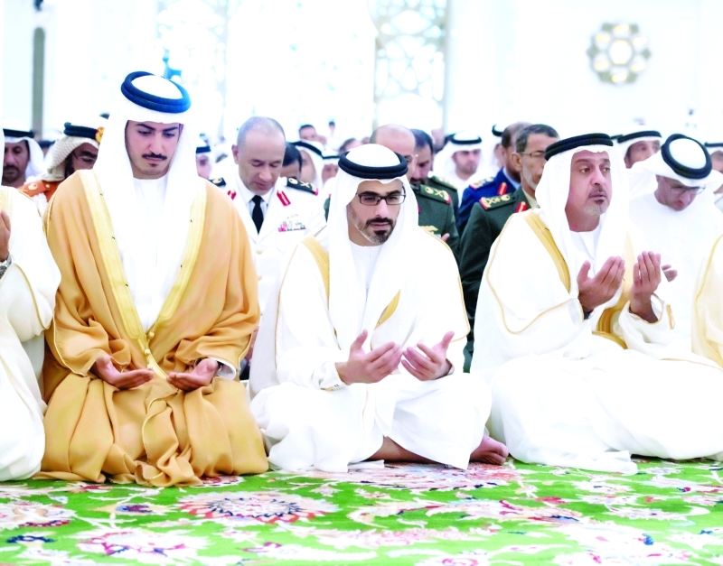"■ سلطان بن خليفة وخالد بن محمد بن زايد ومحمد بن سلطان"