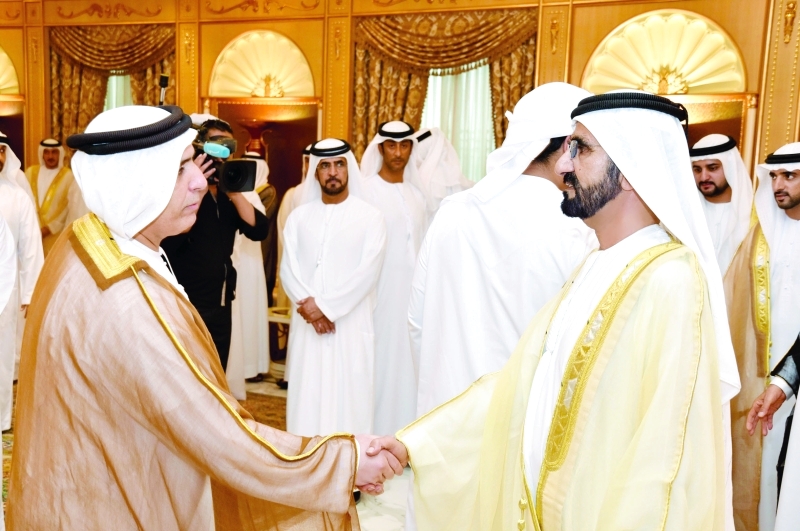 "نائب رئيس الدولة متقبلاً تهاني مطر الطاير"