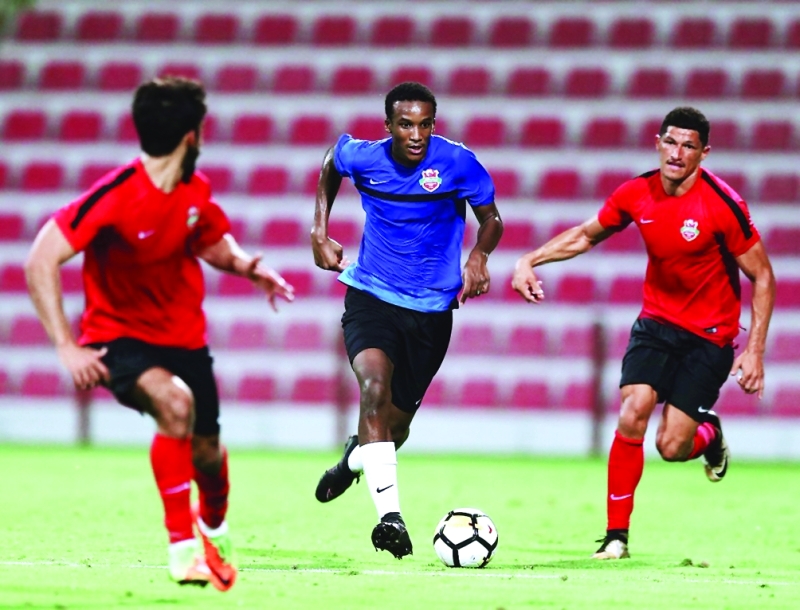 "جانب من تحضيرات شباب الأهلي- دبي | البيان"