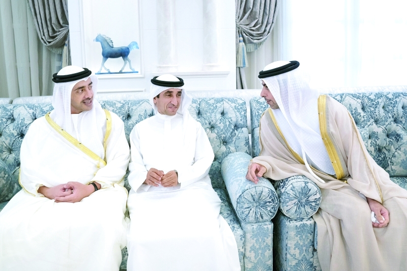 "عبدالله وعمر بن زايد وسعيد بن مكتوم"