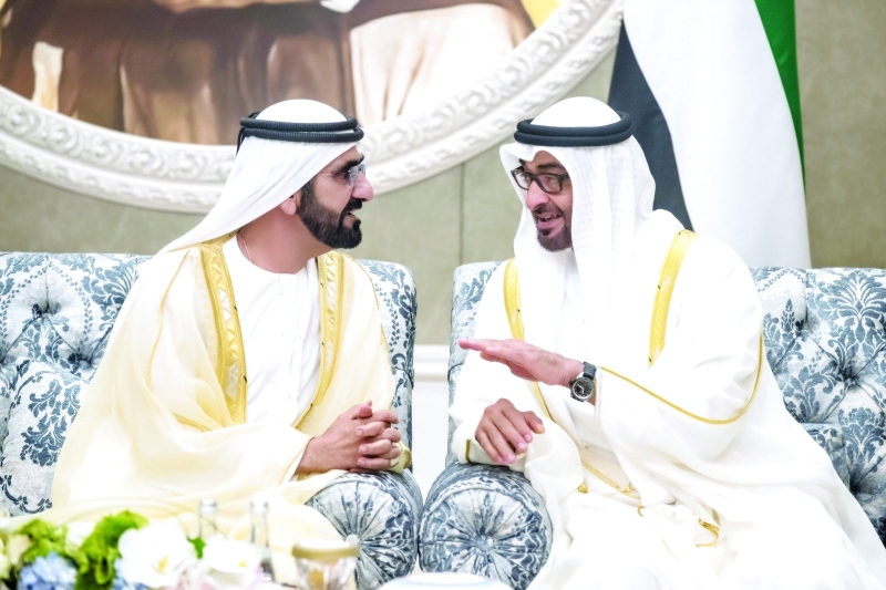 "محمد بن راشد ومحمد بن زايد خلال اللقاء"