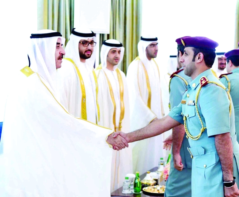 "■ سعود المعلا خلال الاستقبال بحضور راشد بن سعود"