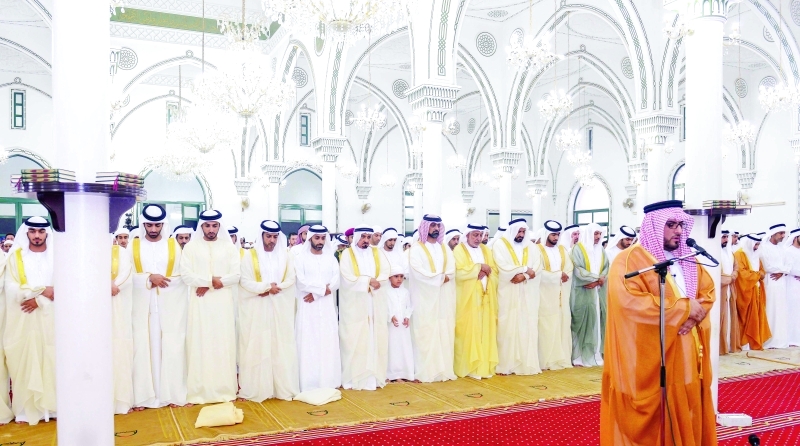 "■ حميد النعيمي يؤدي صلاة العيد بحضور عمار وأحمد وعبدالعزيز وراشد بن حميد"