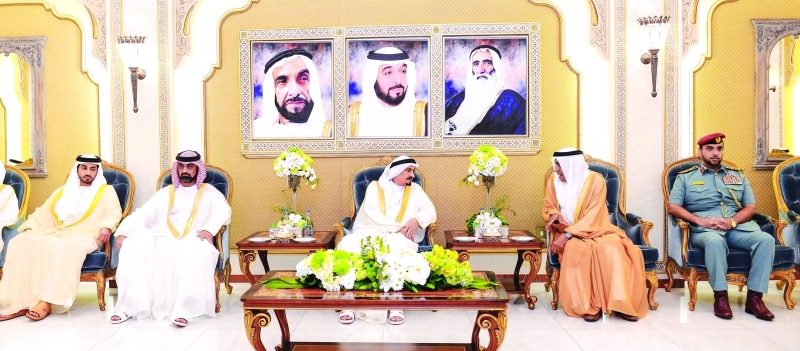 "■ وسموه خلال الاستقبال بحضور عمار وراشد بن حميد"