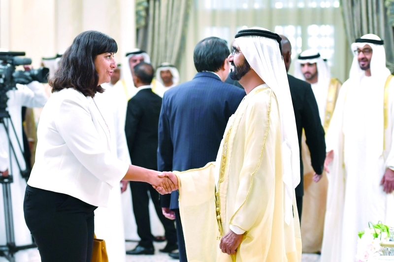 "محمد بن راشد ومحمد بن زايد خال تقبّل التهاني"