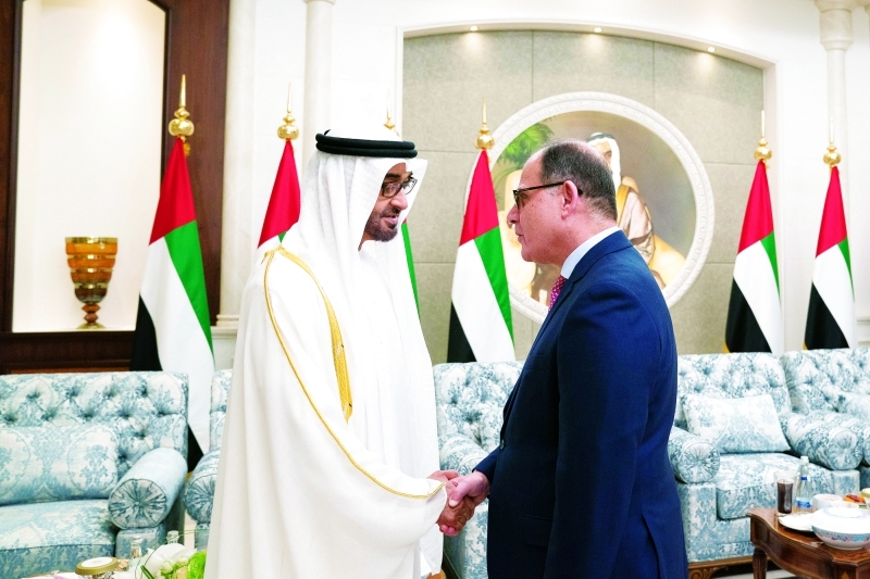 "سموه متقباً التهاني"