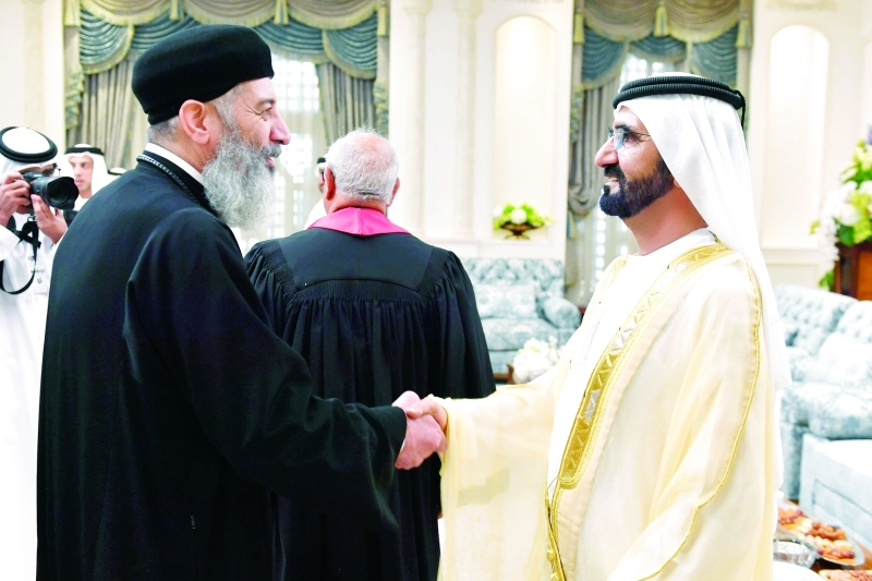 "محمد بن راشد خلال الاستقبال"