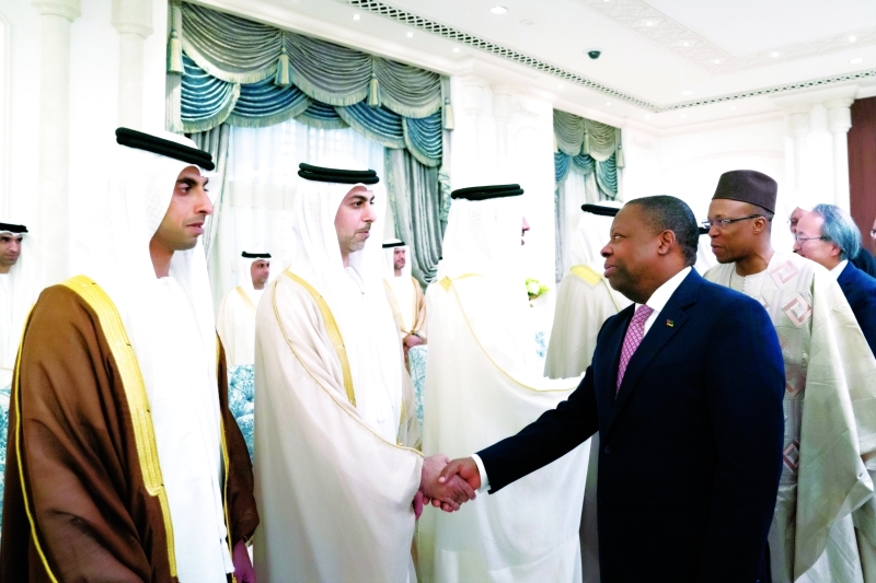 "عمر وخالد بن زايد خلال الاستقبال"