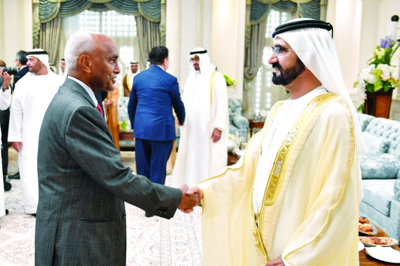 "محمد بن راشد ومحمد بن زايد خلال الاستقبال"