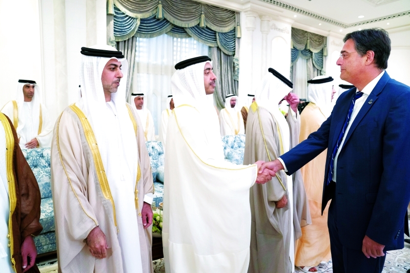 "منصور وحامد وعبدالله وعمر بن زايد"