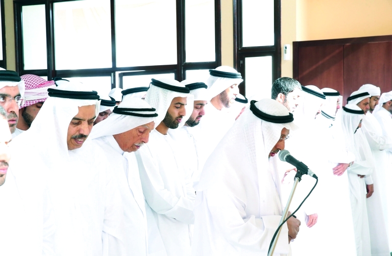 "Ⅶعبد الله المعلا ومحمد بن سعود يؤديان صلاة الجنازة على الفقيدة | وام"