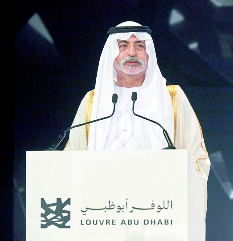 "نهيان بن مبارك آل نهيان خلال المؤتمر الصحي | البيان"