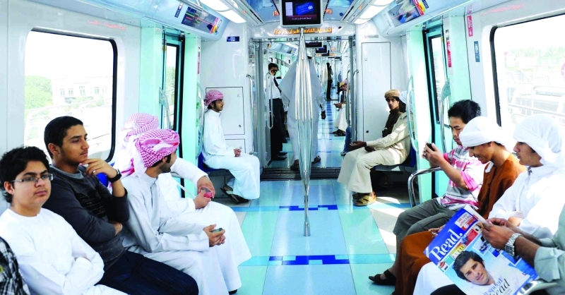 "■ المترو استقطب مختلف الأعمار من المواطنين"