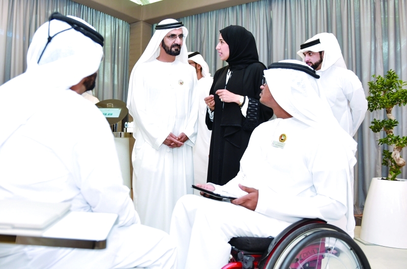 "سموه يطلع على الخدمات"