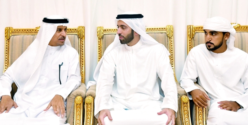 "جانب من المعزين"