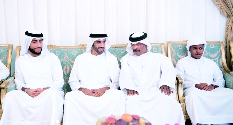 "نهيان بن زايد وعبد الله الشرقي يعزيان أسرة المزروعي | وام"