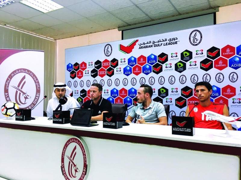 "مدرب الوحدة خلال المؤتمر الصحافي | البيان"