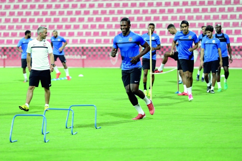 "تدريبات شباب الأهلي- دبي استعداداً لانطلاقة الدوري   |   البيان"