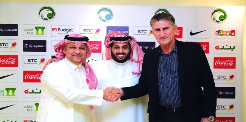 "باوزا خلال توقيع العقود في السعودية | البيان"