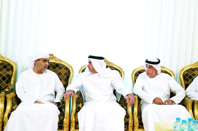 "4 سيف بن زايد خلال تقديمه واجب العزاء بحضور جبر السويدي"
