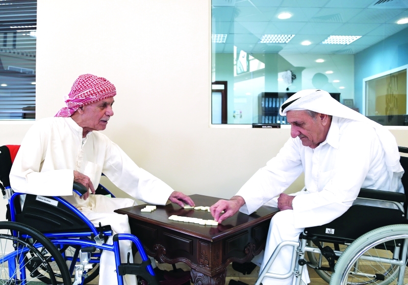 "■ 14 ألف مسن يستفيدون من الخدمات التي تقدم لهم في جميع المؤسسات"