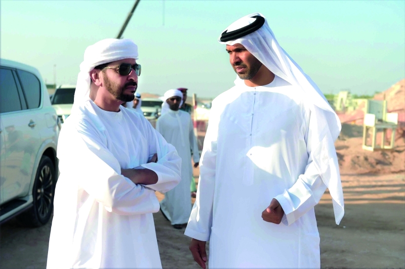 حمدان بن زايد يتفقد مشاريع تنموية في دلما