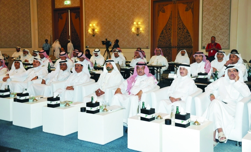 "أحمد بن سعيد خلال خلوة العزم بحضور سلطان المنصوري ومسؤولي الطيران في الإمارات والسعودية | البيان"
