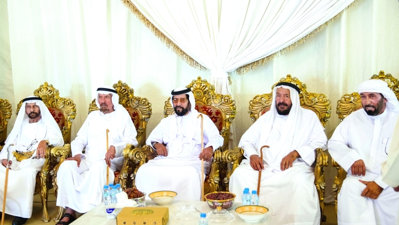 "Ⅶ طحنون بن محمد خلال تقديم واجب العزاء | وام"