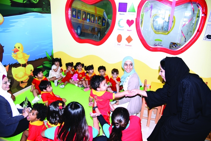 "Ⅶ منى المري خلال افتتاح الحضانة"