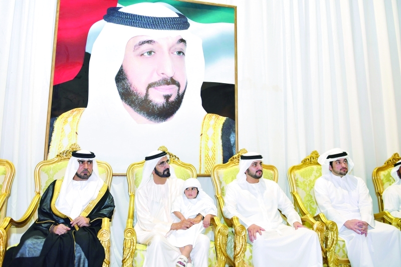 "Ⅶ نائب رئيس الدولة خلال الحفل بحضور مكتوم وأحمد بن محمد"