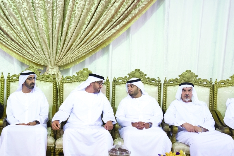 "محمد بن زايد يعزي سلطان وخليفة الشامسي بوفاة حميد الشامسي | تصوير: حمد الكعبي"