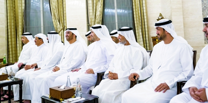 "عبدالله بن زايد والمنصوري والبواردي وسلطان الجابر وخلدون المبارك ومحمد المزروعي وعيسى المزروعي"