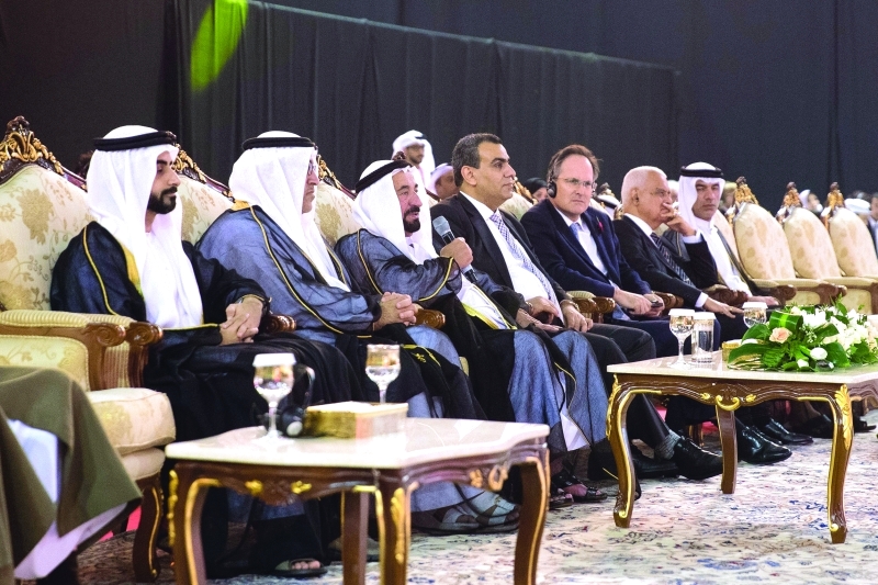 "■ سلطان القاسمي خلال الجلسة الحوارية عن الثقافة وعلاقتها بالسياسة | من المصدر"