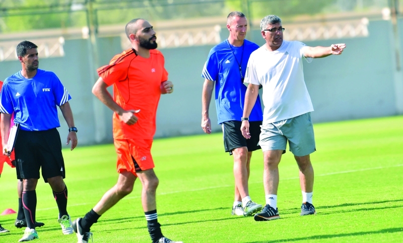 "■ اتحاد الكرة يحرص على تنظيم دورات لتأهيل المدربين | البيان"
