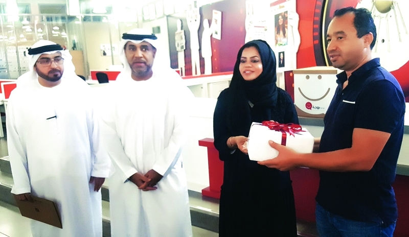 "منى بوسمرة وأحمد الحوري وطالب شاهين يكرّمون الزميل عدنان الغربي | البيان"