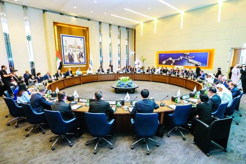 ملتقى الرؤساء التنفيذيين يستشرف توجهات قطاع الطاقة العالمي