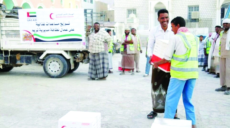 "■ فرحة كبيرة على وجوه العمال | وام"