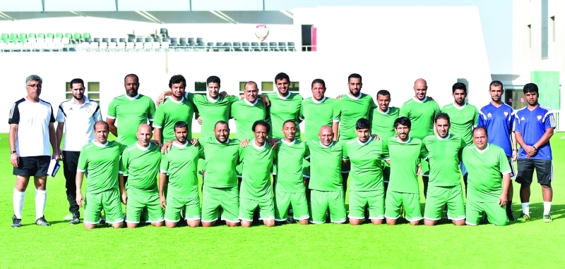 "■ عبد الله حسن مع المشاركين في الدورة | البيان"