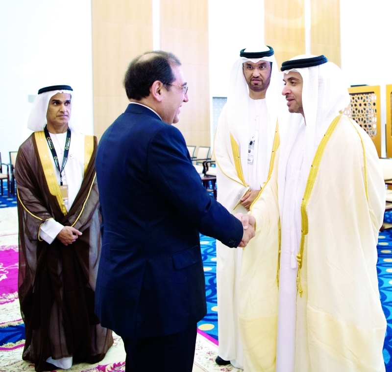 "الامارات العربية المتحدة (ابوظبي )13112017 (وسط) سمو الشيخ هزاع بن زايد ال نهيان نائب رئيس المجلس التنفيذي سعيد النيادي :ديوان ولي عهد ابوظبي"