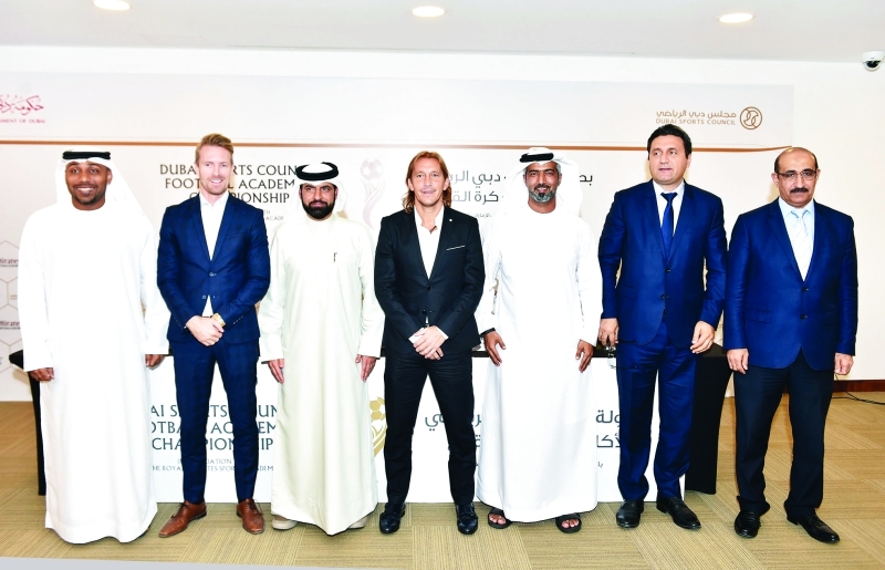 "■ اللجنة المنظمة للبطولة في لقطة جماعية | البيان"