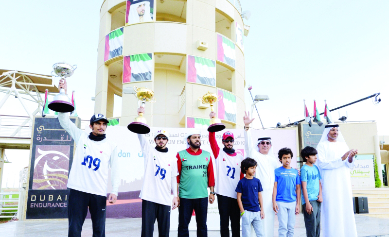 "■ الكمدة والعضب خلال تتويج أبطال السباق"
