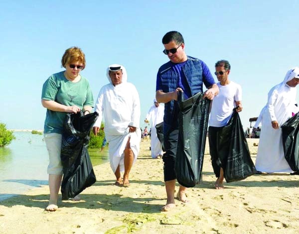 «كهرباء دبي» ترعى حملة نظفوا العالم في محمية جبل علي
