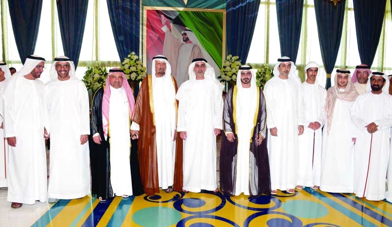 "■ سيف وعمر بن زايد وأحمد السويدي والعريس وجانب من الحضور | وام"