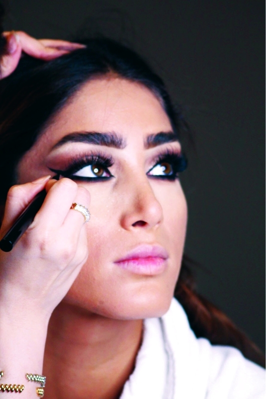 "■ لمسات إبداعية"