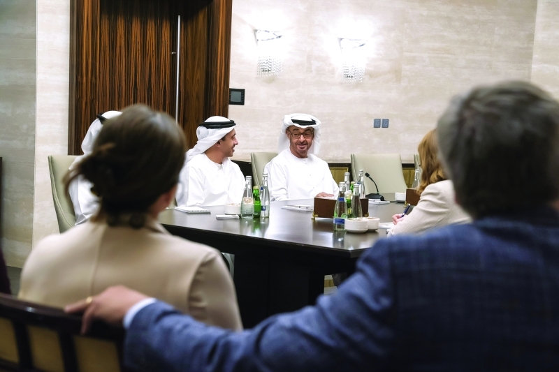 "■ سموه خلال لقائه الوفد الأميركي بحضور عبد الله بن زايد"