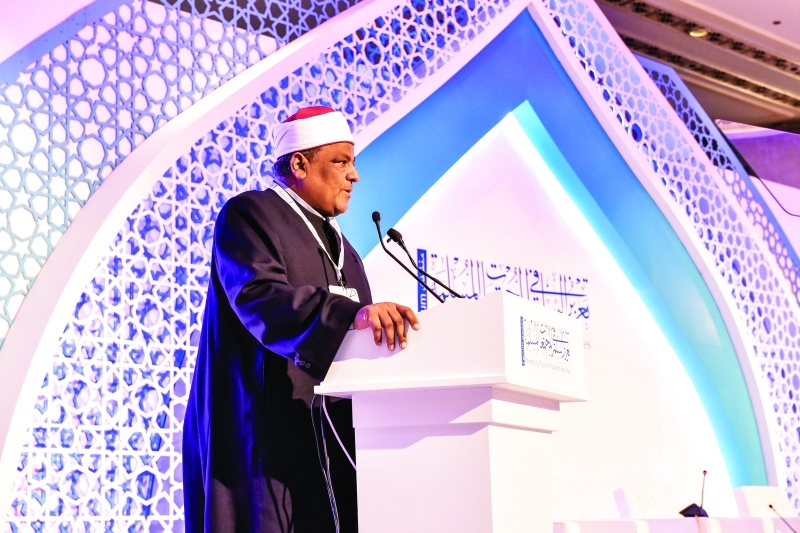 "■ عباس شومان"