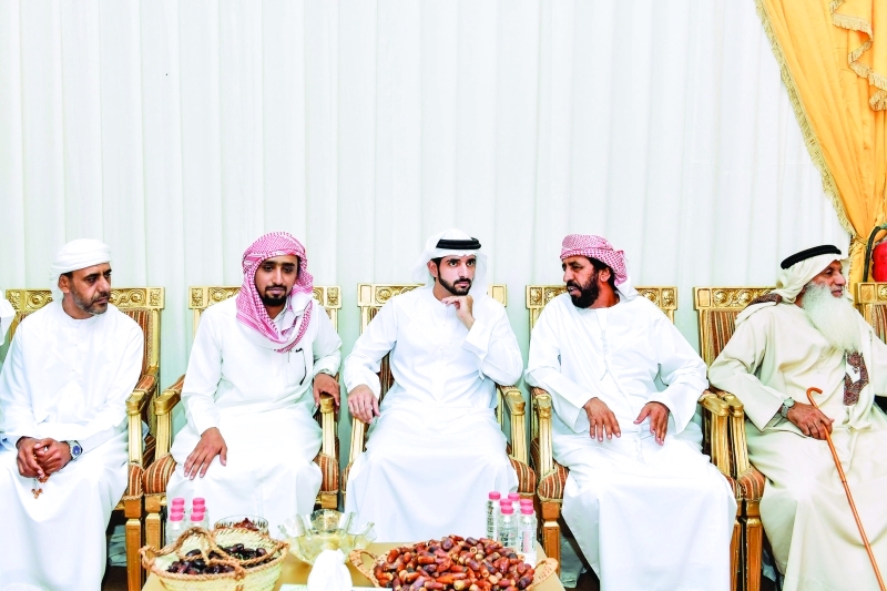 "■ سموه خلال تقديم واجب العزاء"
