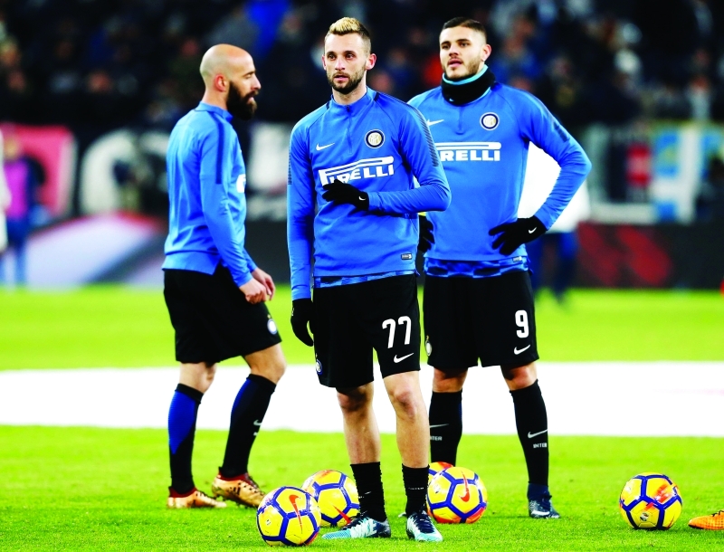 "انتر يتصدر الدوري الإيطالي | رويترز"